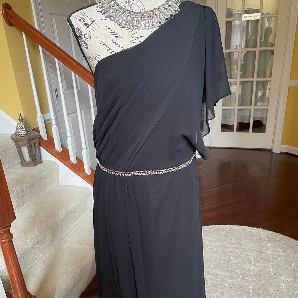 SIZE:20 WONDER BY JENNY PACKHAM (NEIMAN MARCUS) BLACK ONE SHOULDER GOWN